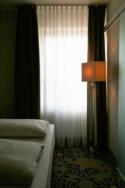 Hotel Parqeo Im A66 Ґельнгаузен Екстер'єр фото