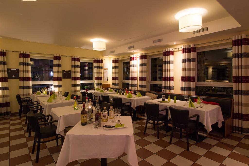 Hotel Parqeo Im A66 Ґельнгаузен Екстер'єр фото