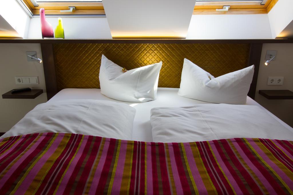 Hotel Parqeo Im A66 Ґельнгаузен Екстер'єр фото